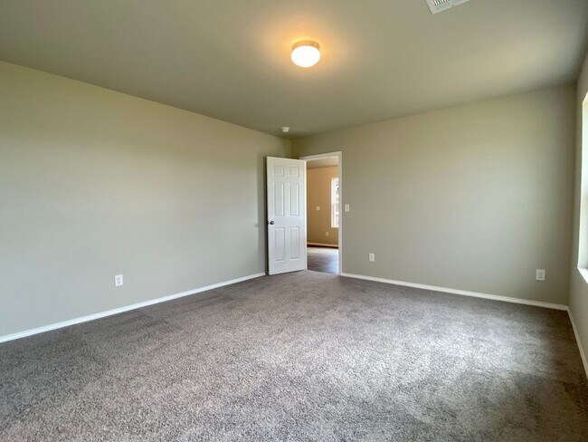 Building Photo - Wonderful 3 bed 2 bath in SW OKC