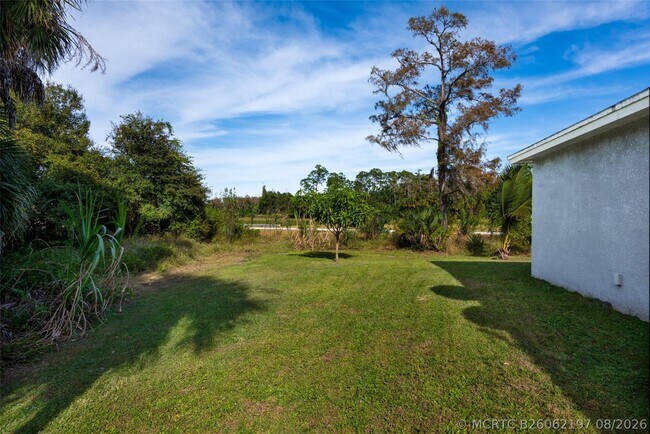 Building Photo - 8007 Royal Ct