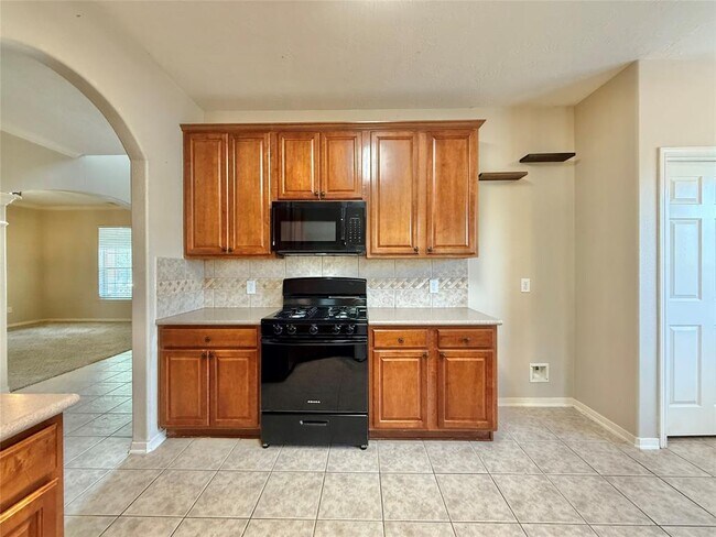 Building Photo - 25314 Oak Knot Dr