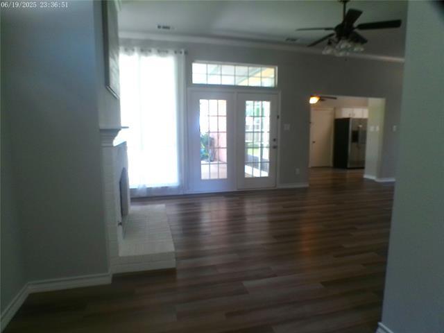 Building Photo - 8102 Luna Dr