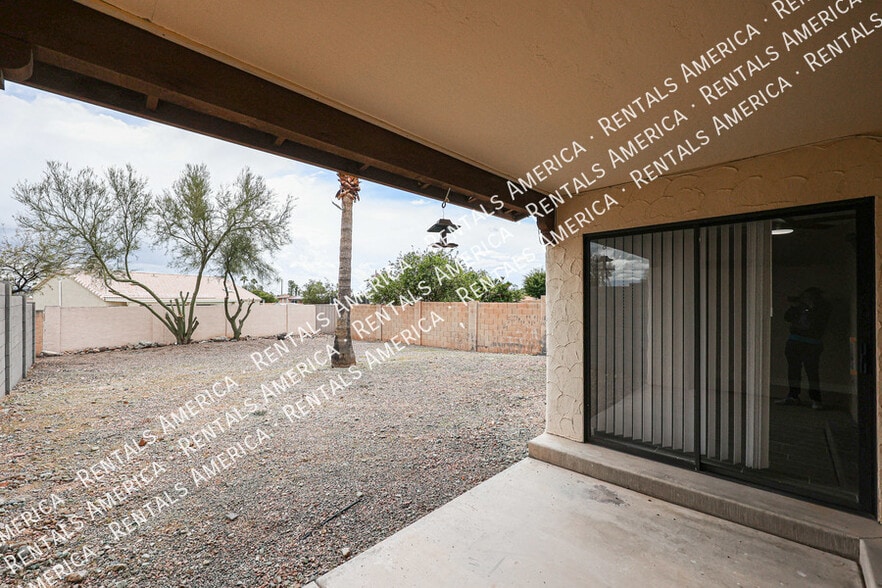 Building Photo - 16927 E Sabinas Dr