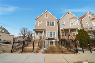 Building Photo - 3002 E 81st St