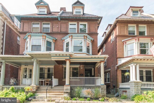 Building Photo - 4238 Spruce St