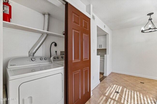 Building Photo - 7126 N 19th Ave