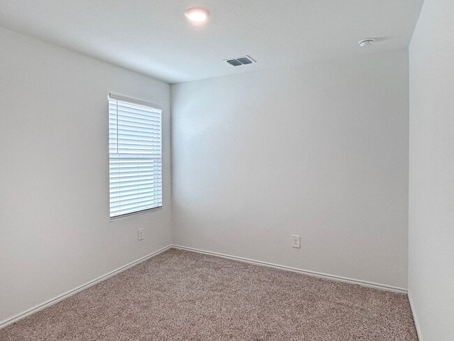 Building Photo - Modern 3-Bed Seguin Home on Greenbelt