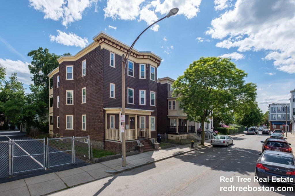 Building Photo - 15 Romsey St