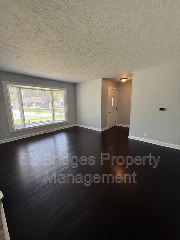 Building Photo - 2904 E 40th Ct