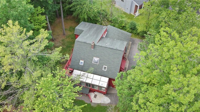 Building Photo - 318 Blackstone Ave