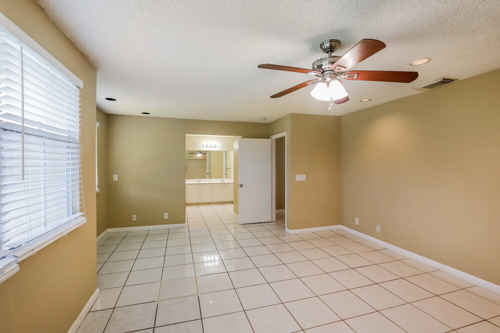 Building Photo - 3275 W Buena Vista Dr