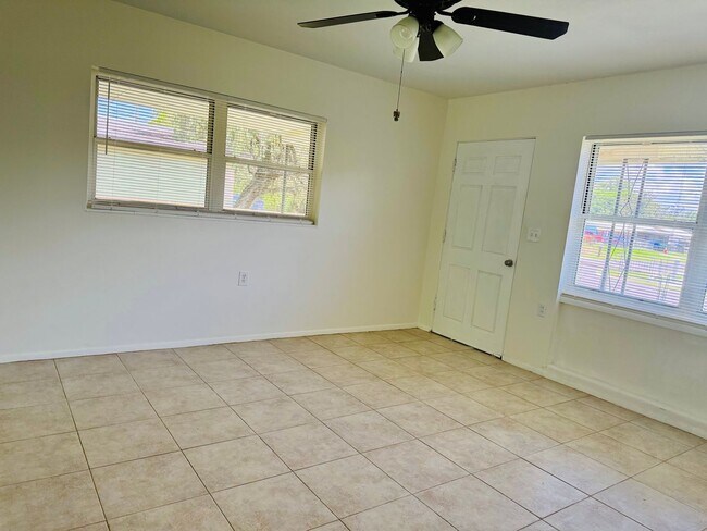 Building Photo - 14205 Allison Dr