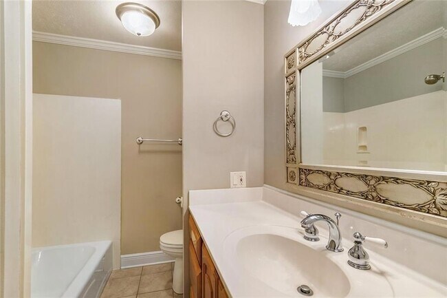 Building Photo - 4713 Ithaca St