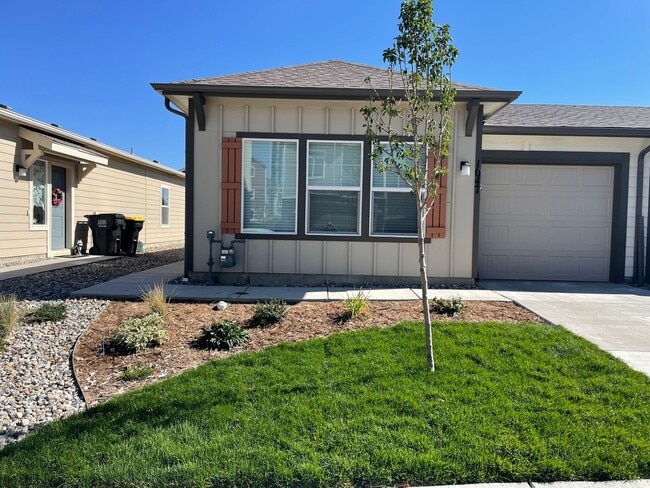 Primary Photo - Newer 2 bedroom, 1 bath, 1 car garage home!
