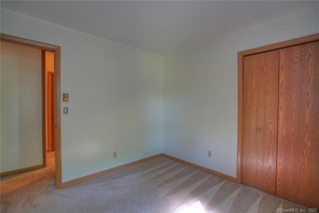 Building Photo - 26 Dartmouth Dr