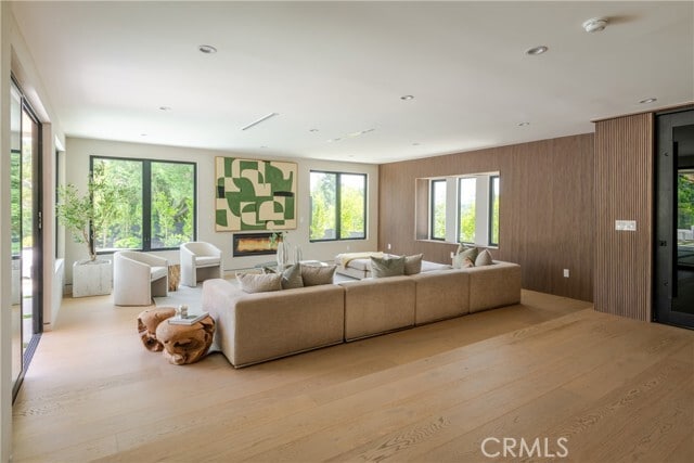 Building Photo - 2608 Zorada Dr