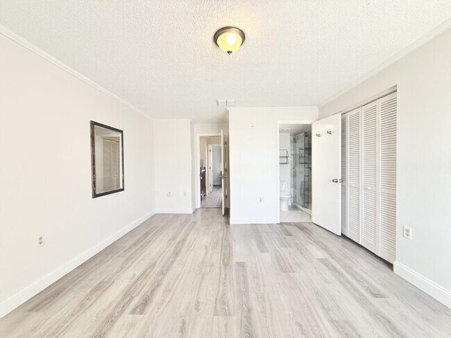 Building Photo - 2131 Ridge Rd