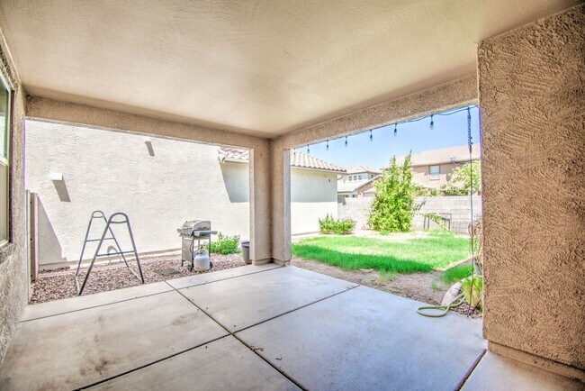 Building Photo - Stunning 3 bed plus Loft in Copper Ranch!