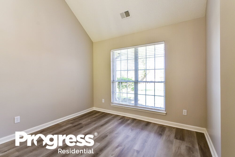 Building Photo - 5673 Grove Ln