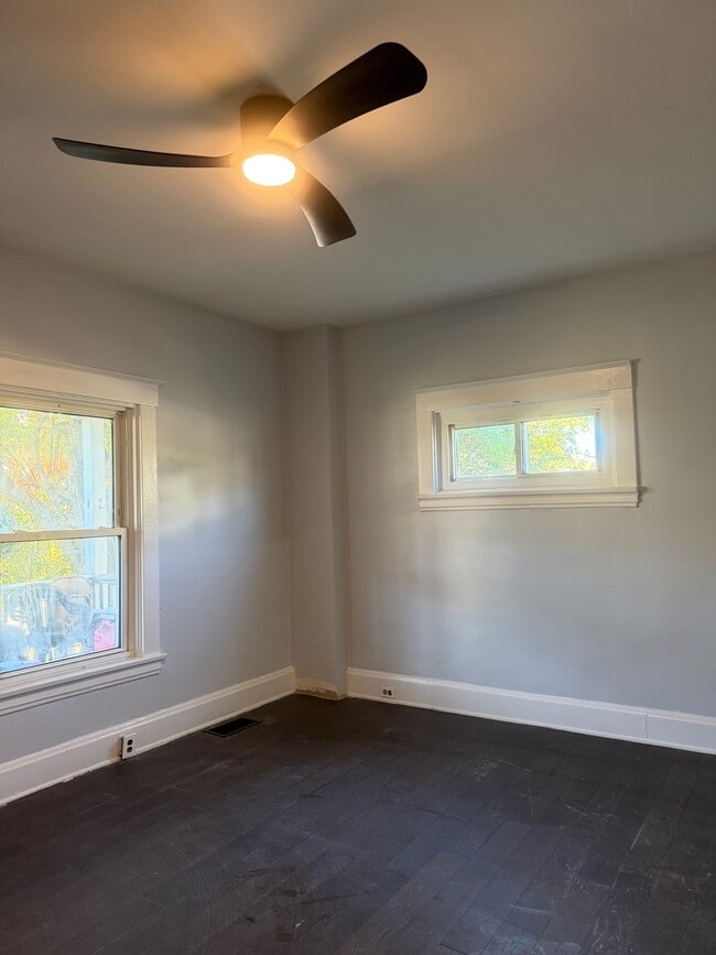 Building Photo - 3426 Woodburn Ave