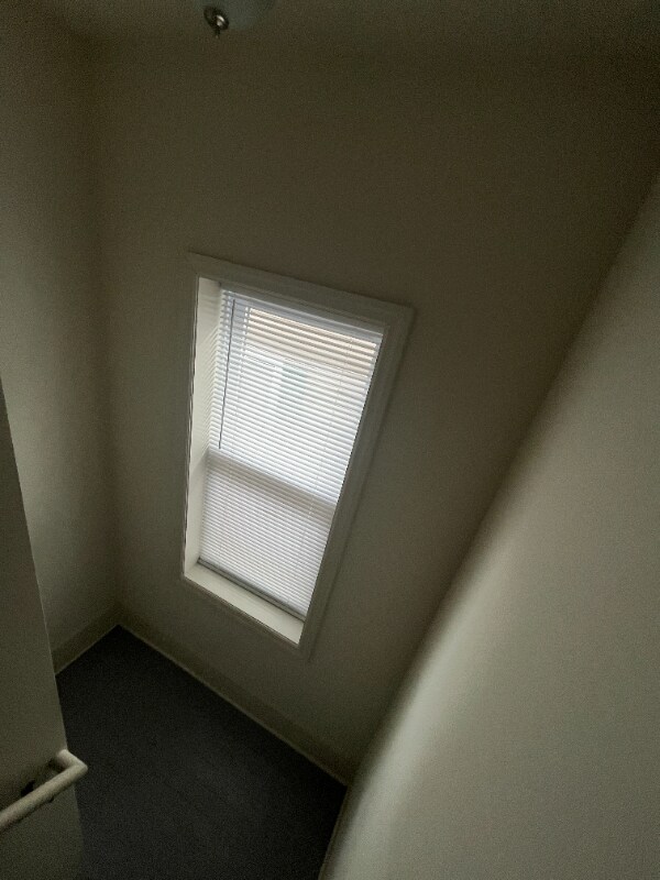 Building Photo - 114 Monmouth St