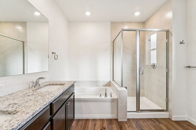 Building Photo - 7877 E Beaufort St