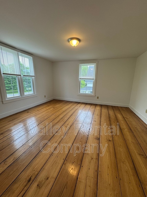 Building Photo - 118 N Main St