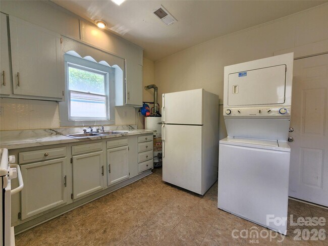 Building Photo - 49 Cline Ave SW