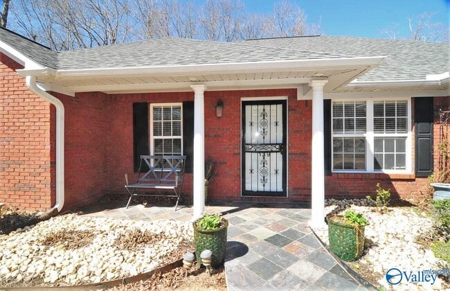 Building Photo - 139 Timberlake Dr