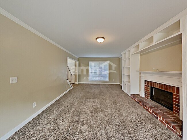 Building Photo - 2581 Douglas Ln