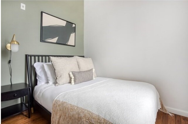 Building Photo - 541 E Broadway