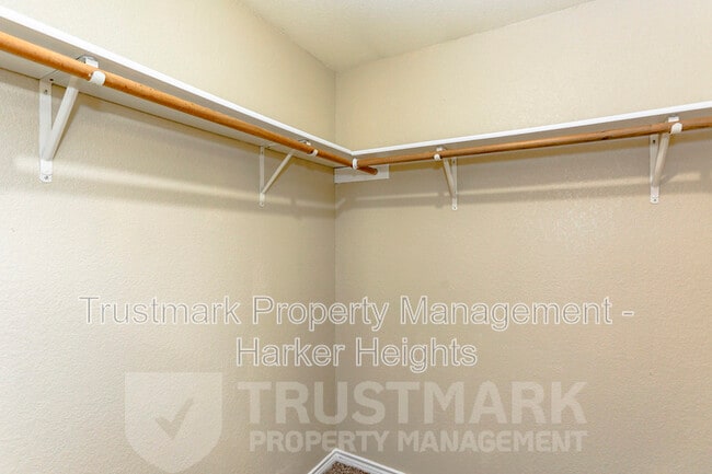 Building Photo - 505 Chickasaw Dr