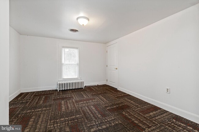 Building Photo - 27 E Bel Air Ave