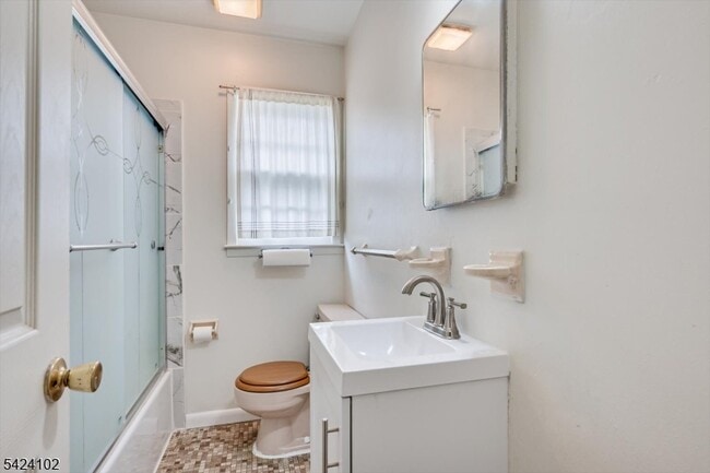 Building Photo - 52 Johnson Ave