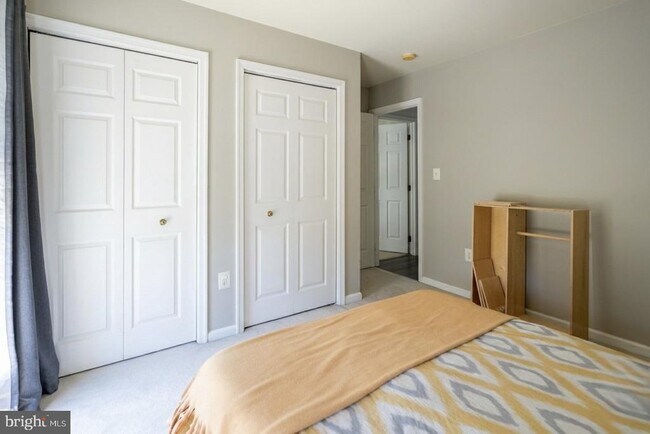 Building Photo - 4658 Hummingbird Ln