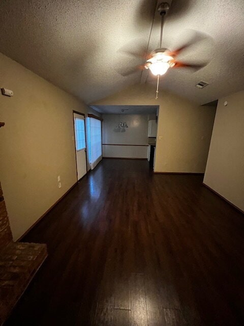 Building Photo - Move in Ready 2/2 with 1 car garage in Saginaw!