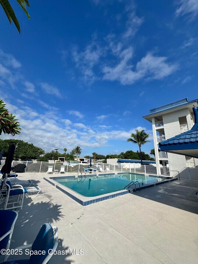 Building Photo - 2160 N Hwy A1A