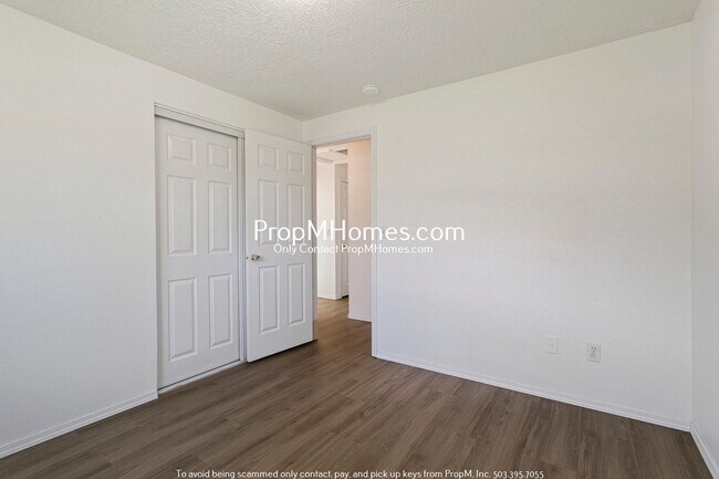 Building Photo - Updated Three Bedroom Home in McMinnville!