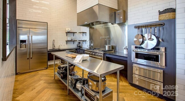 Building Photo - 6408 Providence Farm Ln