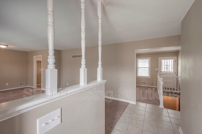 Building Photo - 9024 E 90 Terrace