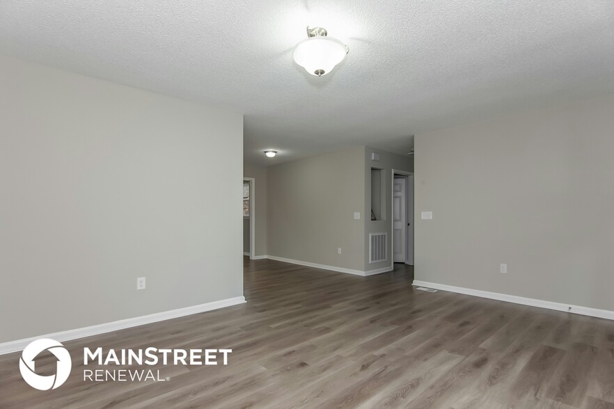 Building Photo - 1367 Hidden Valley Dr