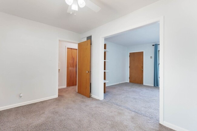 Building Photo - 463 Cherry Ridge Dr