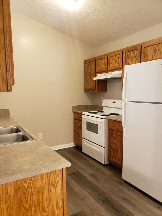 Building Photo - Come home to Serenity - 3 bedroom 2 bathroom Single Family Home