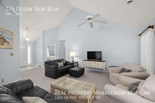 Building Photo - 225 Ocean View Blvd