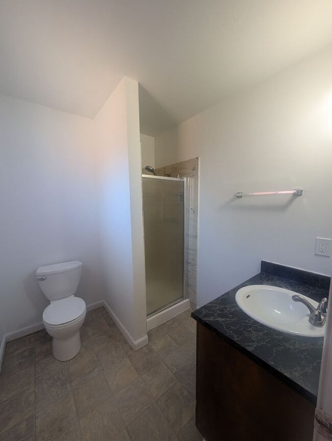 Building Photo - Great 3 bedroom home Close to CSUS