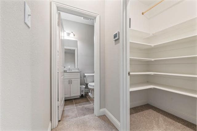 Building Photo - 6267 Blythe Dr