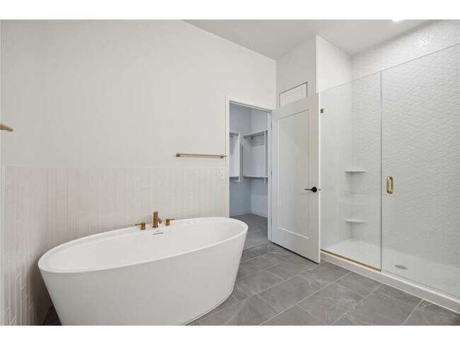 Building Photo - 4917 Eden Ave