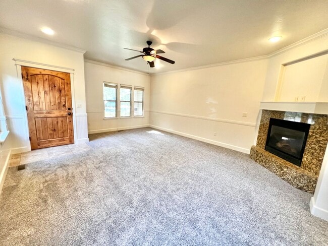 Building Photo - Coming Soon: 3BR/2Baths Steps from BSU, the Greenbelt, and Downtown!
