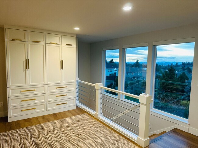 Building Photo - Gorgeous Custom Camas Home