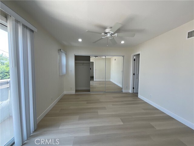 Building Photo - 2641 Santa Ana Ave