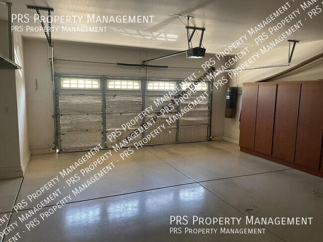 Building Photo - 4626 E Blue Spruce Ln