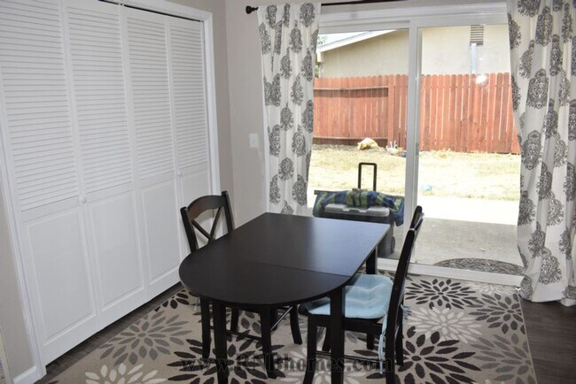Building Photo - 5578 Coronado Way